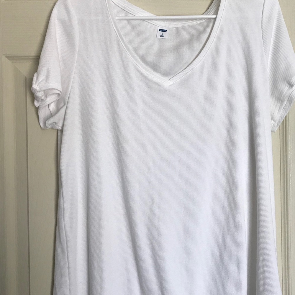 t shirt with bow cut on sleeve